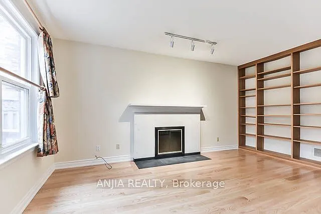 11 Berkeley Ct — Photo 5