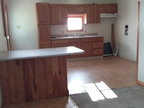 4th image of 709 Walnut Way APT A