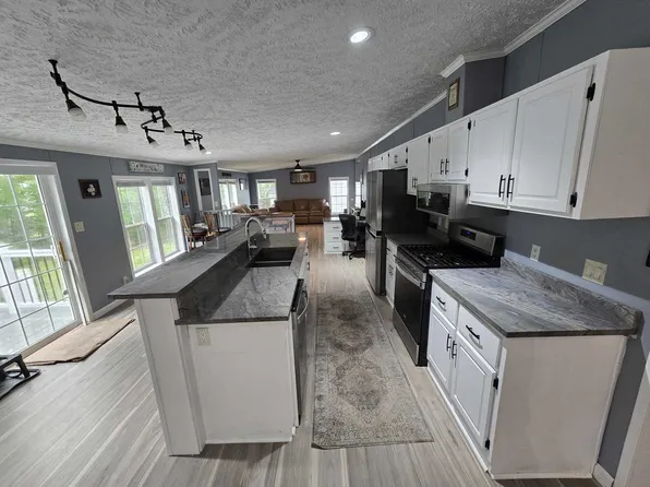 21-3 Georges Lane, Fremont, NH 03044