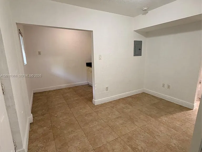 219 NW 10th St #2 — Photo 4
