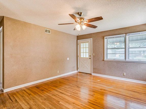 5th image of 3222 S Saint Clair Ave