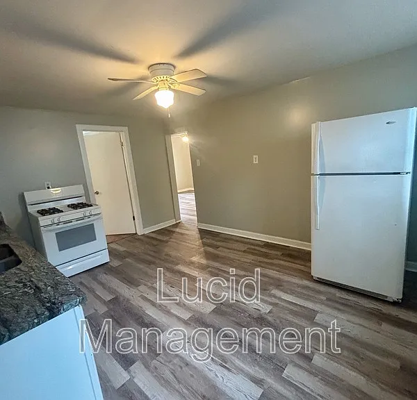 4015 Parthenia Ave — Photo 6