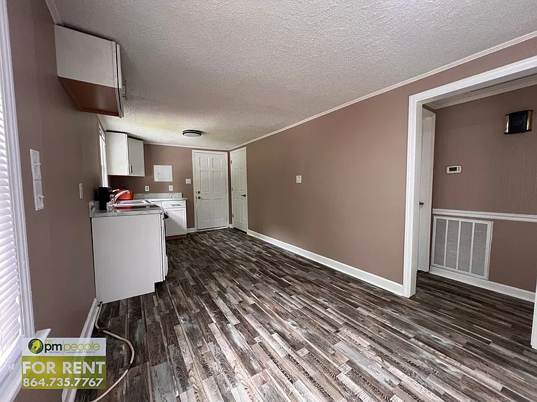 114 Radcliff Dr — Photo 6