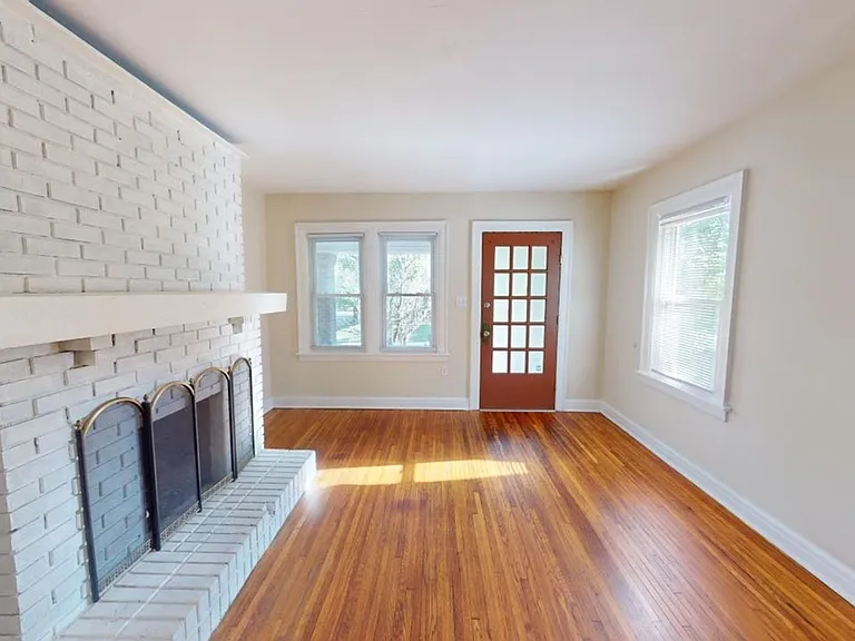 137 Crestview Rd — Photo 3