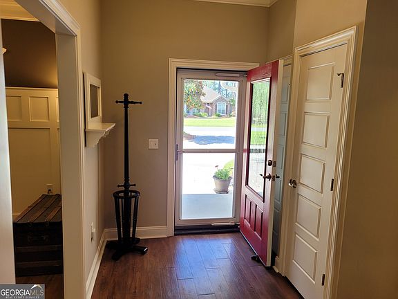 5th image of 3562 Guest Rd