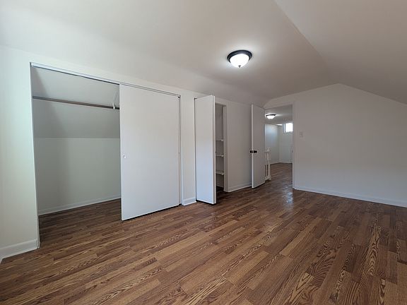 3rd image of 1520 W Melrose St APT 2F