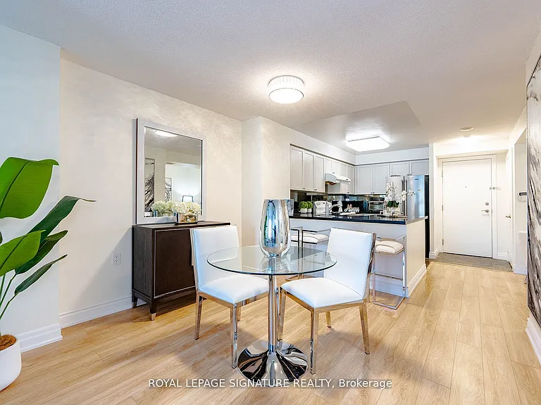21 Hillcrest Ave #209 — Photo 6