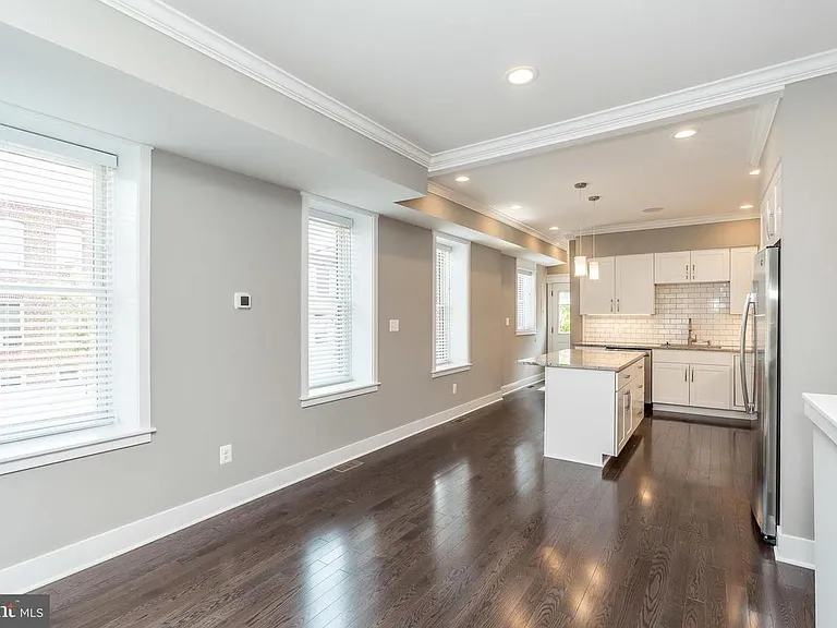 3729 Foster Ave — Photo 7