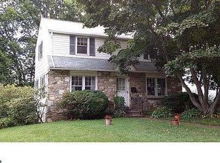 611 Beechwood Rd, Willow Grove, PA 19090