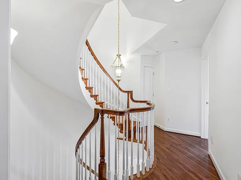 7720 Spoleto Ln — Photo 34
