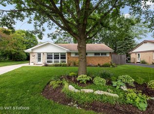 512 Short Ln, Glenview, IL 60025