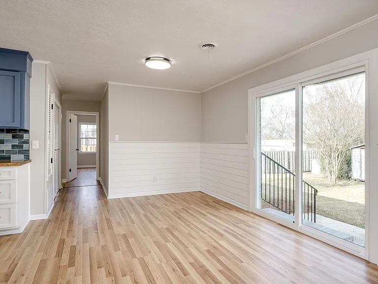 254 Hinman Dr — Photo 11