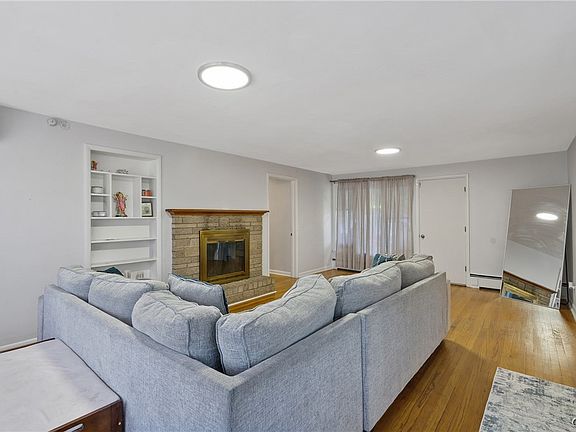 3rd image of 102 Orrick Rd