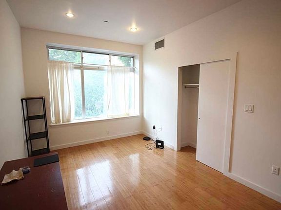 2nd image of 94 Scholes St #2FF