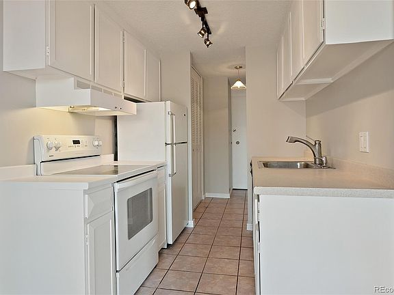 3rd image of 799 N Dahlia St APT 506