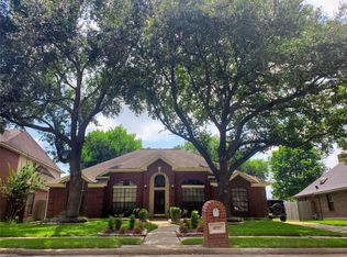 1703 E Hedgecroft Dr, El Lago, TX 77586