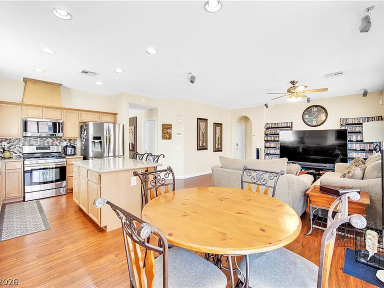 668 Sunrise Lake Pl — Photo 15