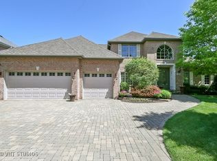 143 Los Lagos Dr, Bloomingdale, IL 60108