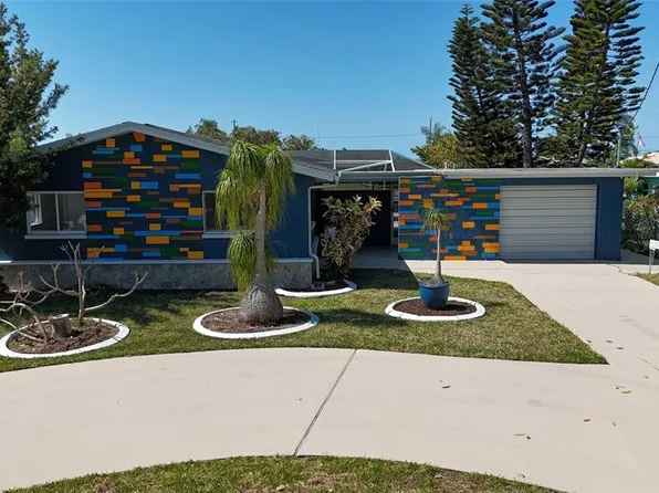 4240 Floramar Ter, New Port Richey, FL 34652