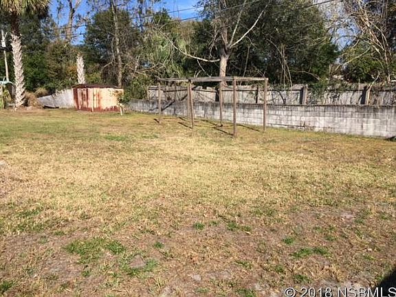 2nd image of 113 E Jinkins Cir