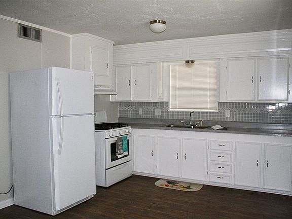 2nd image of 700 S Beech St