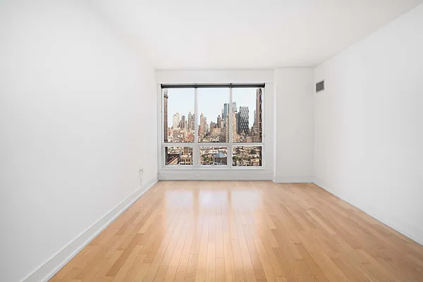 Sold by HighRiseNY | media 4
