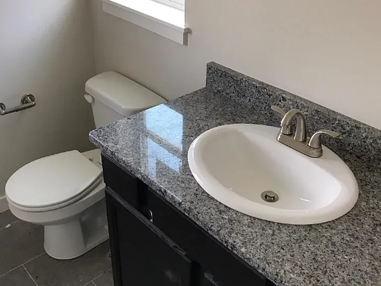 2429 Valencia St — Photo 3