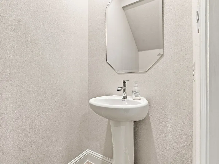 1012 Snapdragon Dr — Photo 19