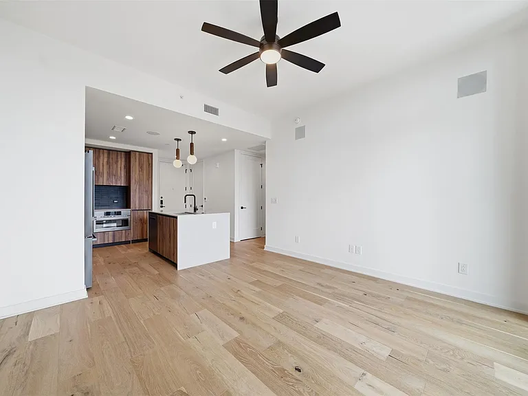 84 East Ave #3707 — Photo 14