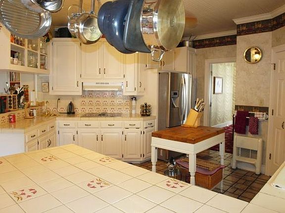 5th image of 1310 S Greenstone Ln