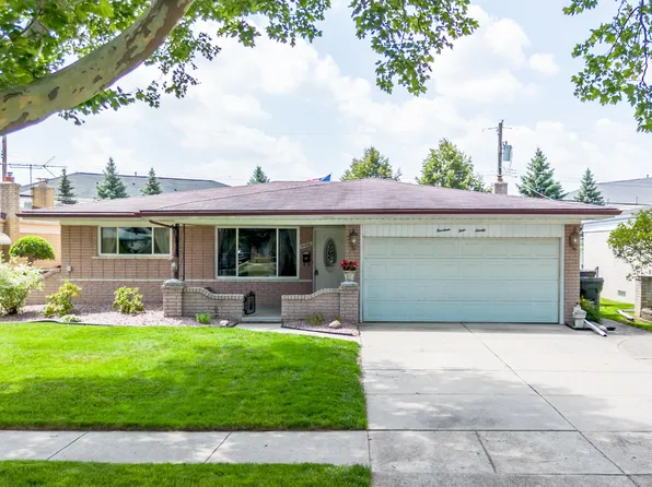 14490 Edshire Dr, Sterling Heights, MI 48312