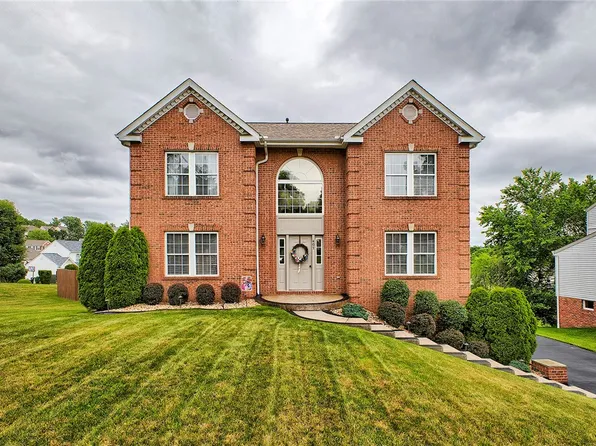 407 Crossbow Dr, New Stanton, PA 15672