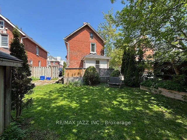 177 Athol St E — Photo 28