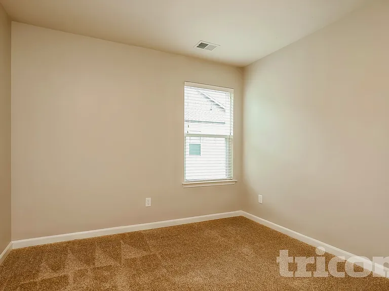 403 Riverwood Ct — Photo 12