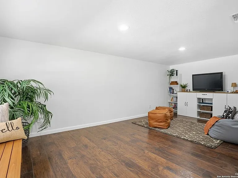 2543 W Mulberry Ave — Photo 8