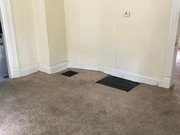 4th image of 5520 Forest Ave