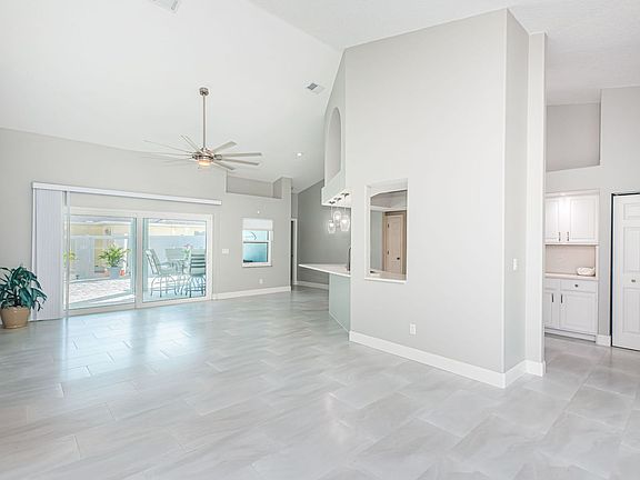 4th image of 912 Landmark Cir S