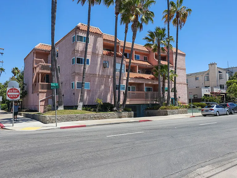 4131 Front St / 121 W Montecito Way — Photo 19