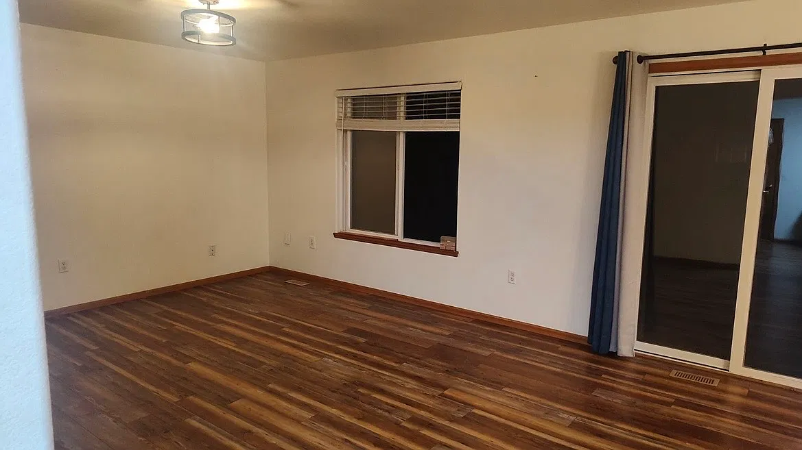 3 bed, 1928 sqft, $2,650 — Photo 3