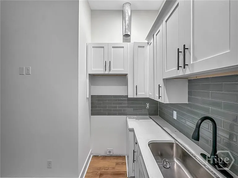 220 W Duffy St #C — Photo 6