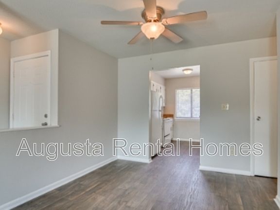 3rd image of 2822D Thomas Ln