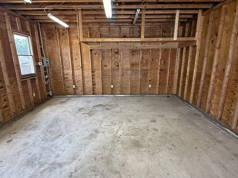 753 E Main St — Photo 5