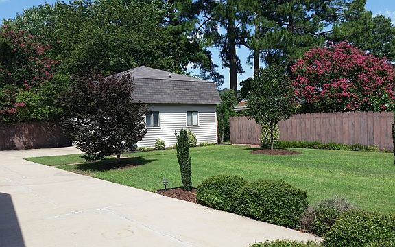4th image of 206 Glenwood Trl