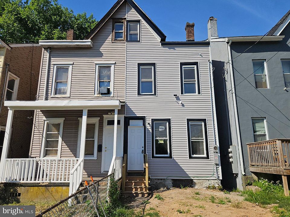 1st image of 323 Rutherford Ave