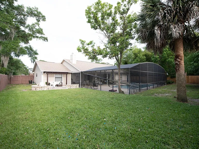 700 Columbus Way — Photo 13