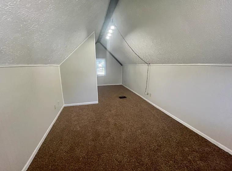 425 Cole Ave — Photo 36