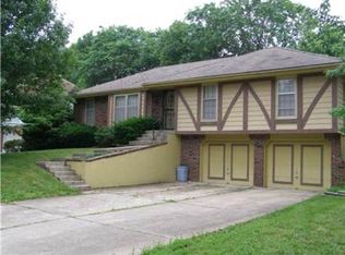 13256 Manchester Ave, Grandview, MO 64030