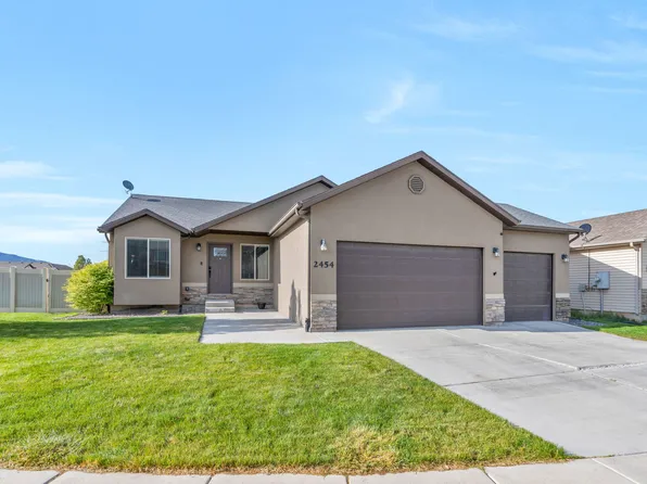 2454 E Ox Yoke Dr, Eagle Mountain, UT 84005