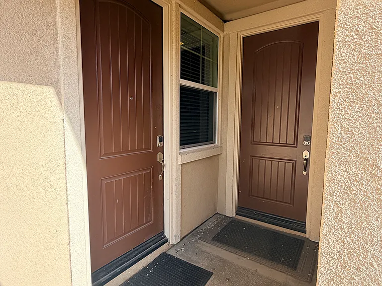 14875 Shoreham St — Photo 10