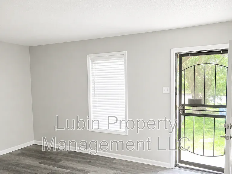 5261 Beaverton Dr — Photo 2
